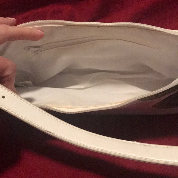 Small White & floral appliqué vegan patent leather look bag- like NEW - Picture 8 of 8